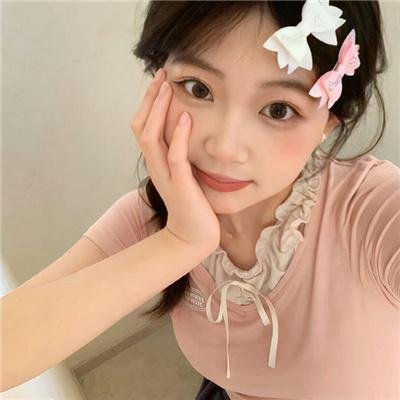 黑衣女孩